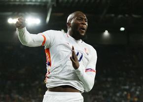 Atac rasist la supergolgheterul pe care îl vor înfrunta „tricolorii” la Euro 2024 » A doua oară în trei luni când portretul său e distrus!