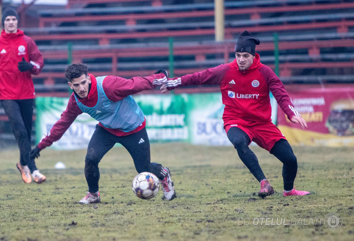 Dorinel Munteanu a făcut spectacol la antrenamentul Oțelului » Antrenorul n-a mai rezistat și s-a băgat la joc