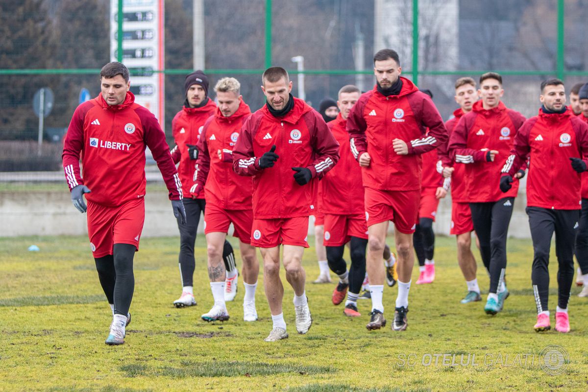 Dorinel Munteanu a făcut spectacol la antrenamentul Oțelului » Antrenorul n-a mai rezistat și s-a băgat la joc