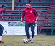 Dorinel Munteanu a făcut spectacol la antrenamentul Oțelului » Antrenorul n-a mai rezistat și s-a băgat la joc