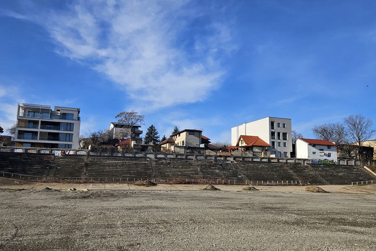 Peisaj în schimbare în complexul Dinamo: lucrări la „Velodrom” și la „Piți Varga”: GSP a luat-o la pas prin ruinele din Ștefan cel Mare
