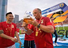 Au exclus-o din campionat pe fosta echipă a lui Lippi și Scolari, grupare care a cucerit 8 titluri!