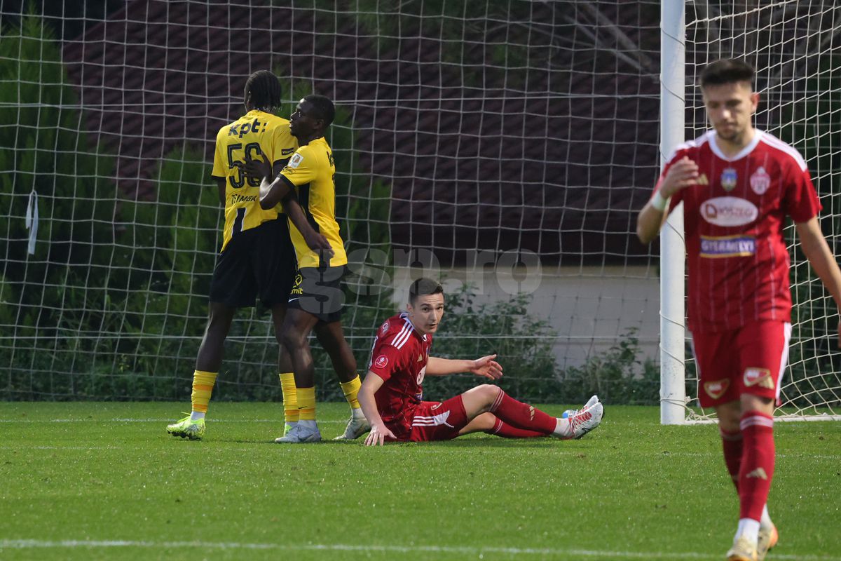 A jucat sub ochii lui Lucescu și surprinde: „Nu mă gândesc la națională” » Ironie către un coleg: „El așteaptă, dar nu știe că nea Mircea a plecat”