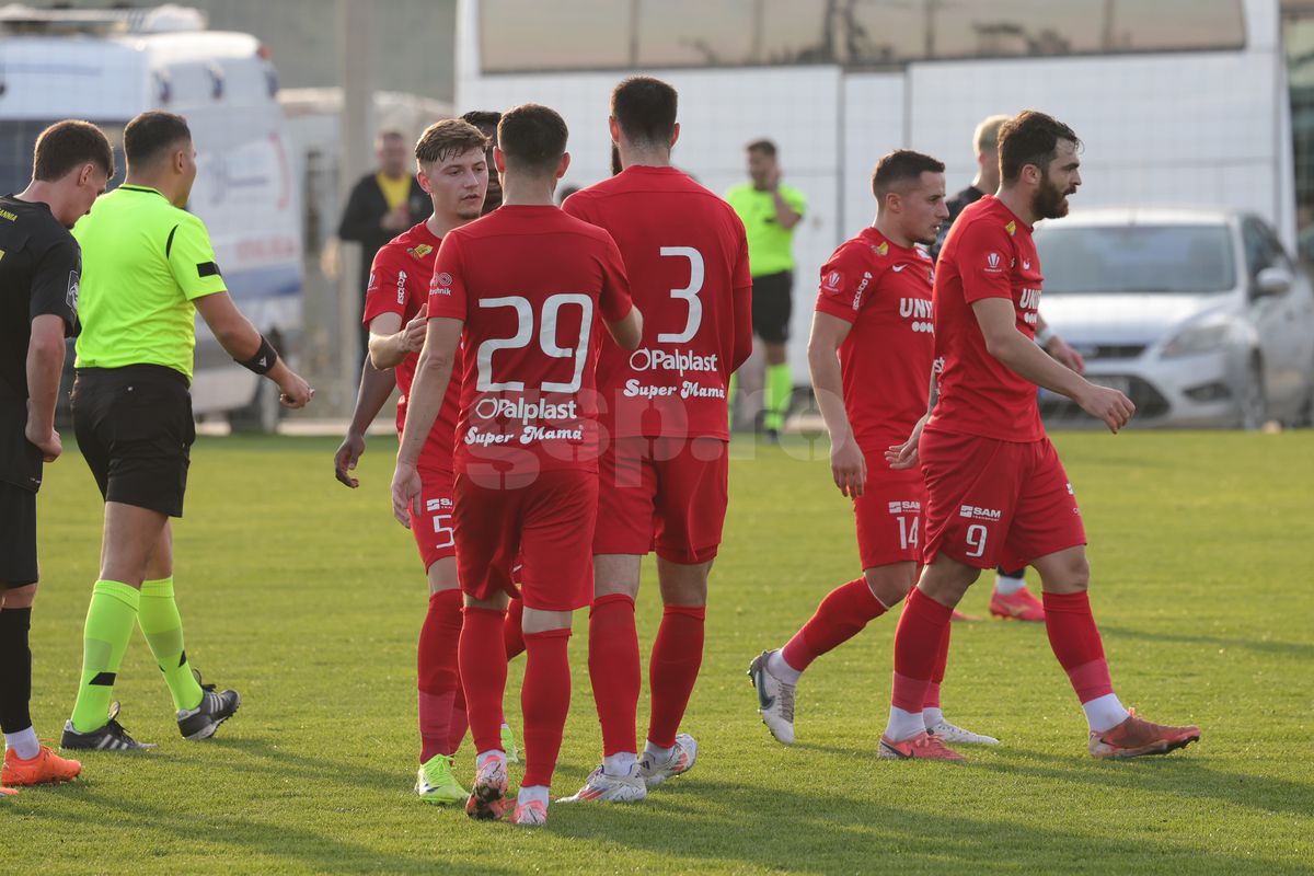 Hermannstadt, victorie sub ochii lui Mircea Lucescu » Selecționerul s-a pozat cu fanii turci