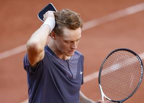 Jannik Sinner ar putea primi o suspendare mare și riscă să piardă prima poziție din clasamentul ATP