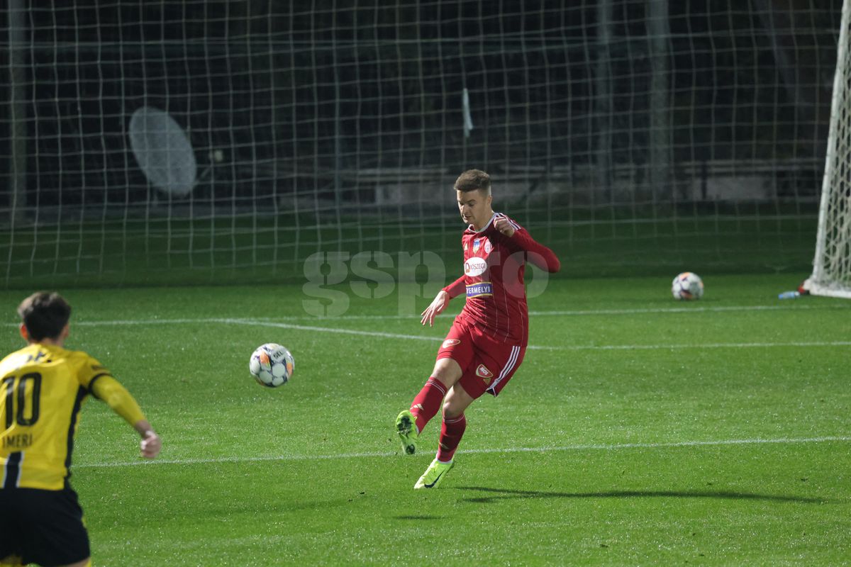 A jucat sub ochii lui Lucescu și surprinde: „Nu mă gândesc la națională” » Ironie către un coleg: „El așteaptă, dar nu știe că nea Mircea a plecat”