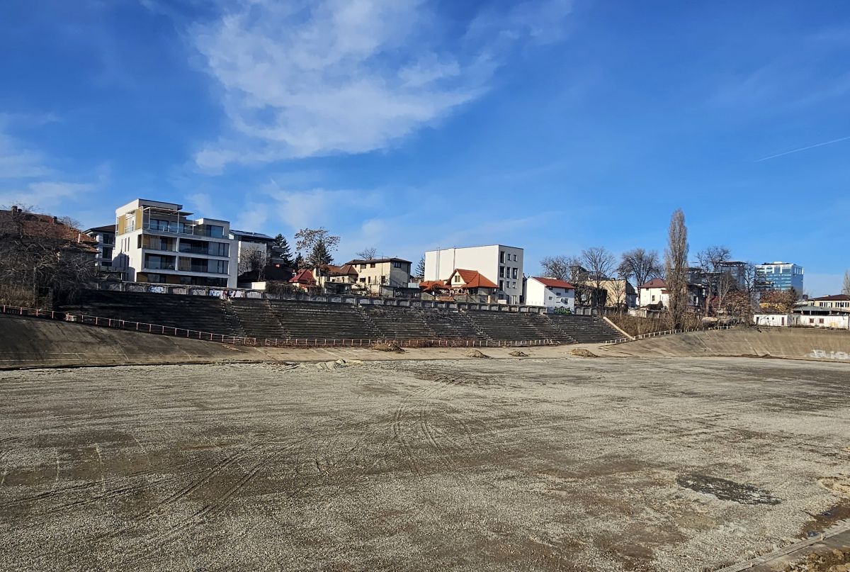 Peisaj în schimbare în complexul Dinamo: lucrări la „Velodrom” și la „Piți Varga”: GSP a luat-o la pas prin ruinele din Ștefan cel Mare