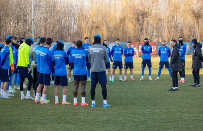 Universitatea Craiova, amicale la București cu două rivale din Superliga