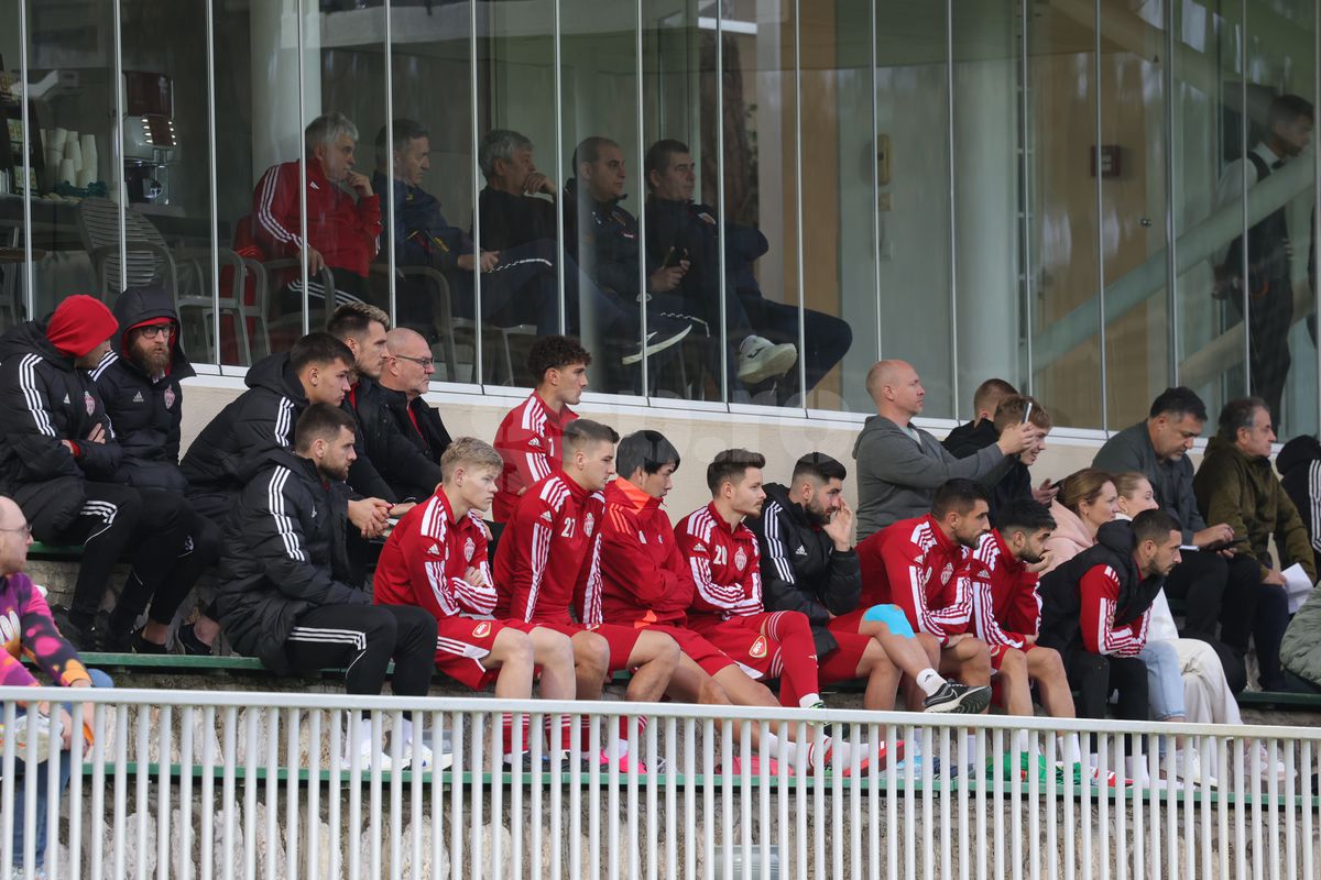 A jucat sub ochii lui Lucescu și surprinde: „Nu mă gândesc la națională” » Ironie către un coleg: „El așteaptă, dar nu știe că nea Mircea a plecat”