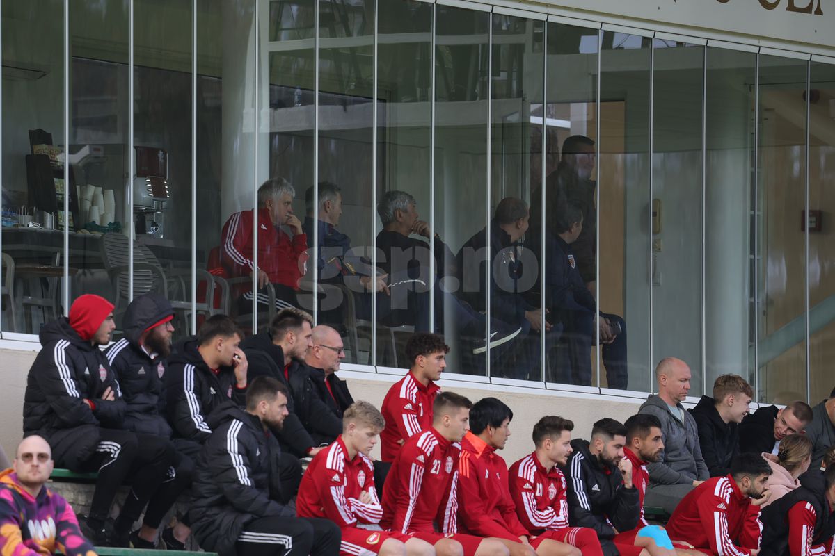 A jucat sub ochii lui Lucescu și surprinde: „Nu mă gândesc la națională” » Ironie către un coleg: „El așteaptă, dar nu știe că nea Mircea a plecat”