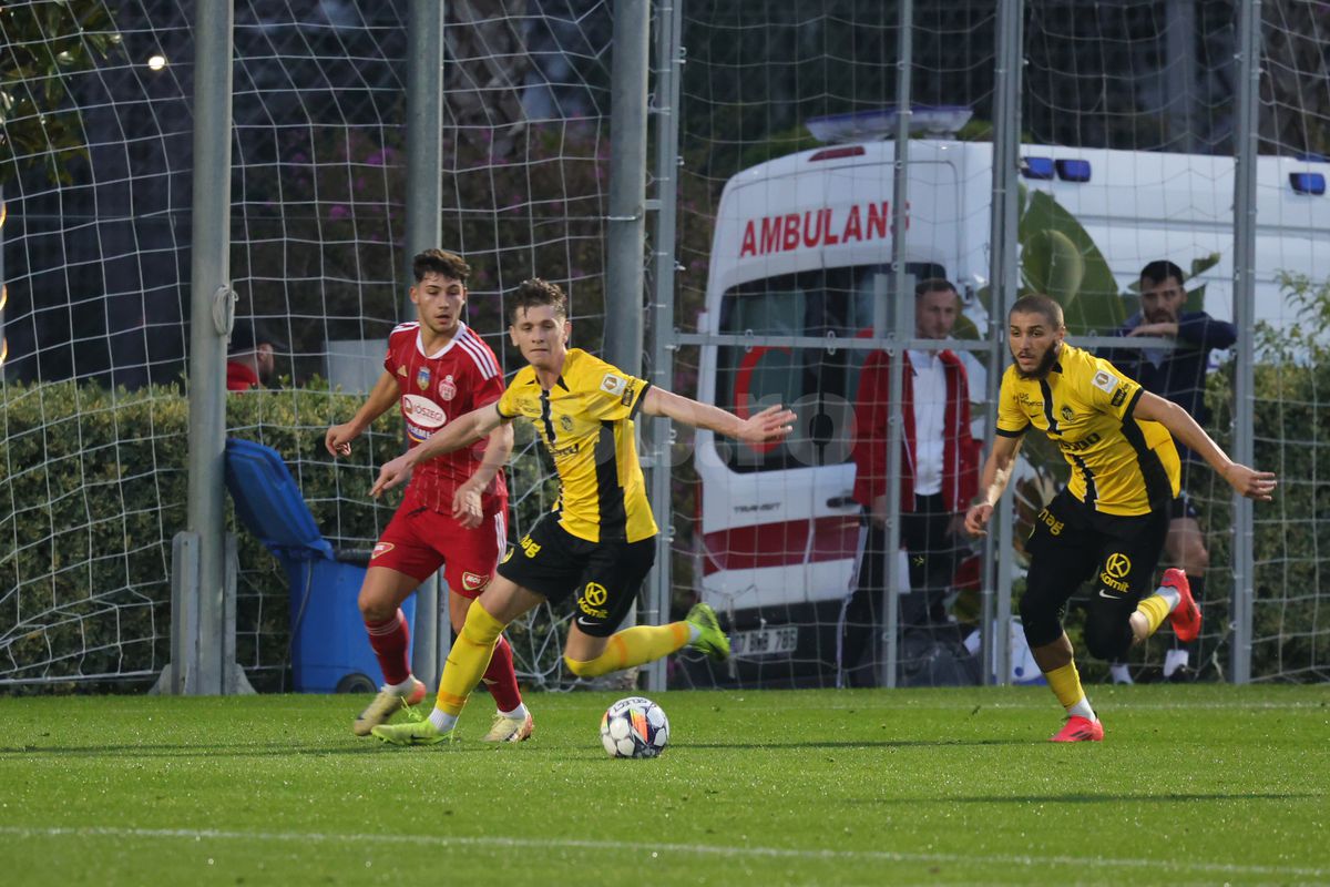 A jucat sub ochii lui Lucescu și surprinde: „Nu mă gândesc la națională” » Ironie către un coleg: „El așteaptă, dar nu știe că nea Mircea a plecat”