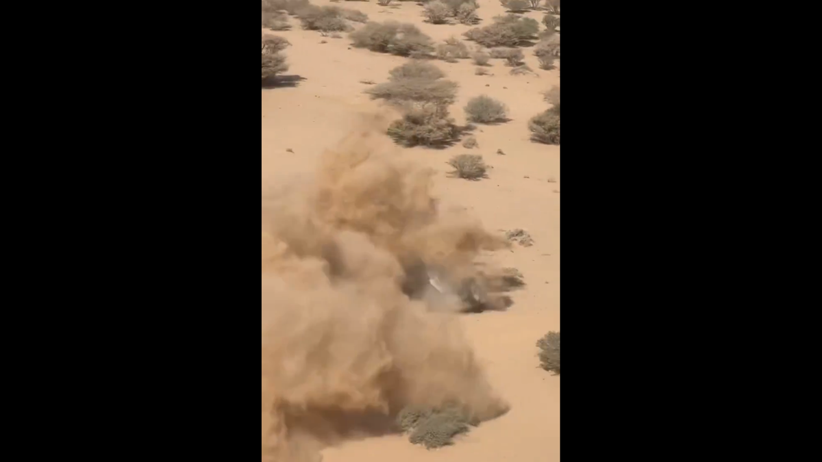 A făcut Dacia praf » Sebastian Loeb s-a răsturnat în Raliul Dakar cu mașina producătorului din România