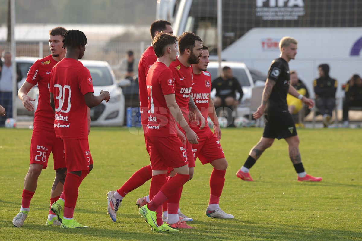 Hermannstadt, victorie sub ochii lui Mircea Lucescu » Selecționerul s-a pozat cu fanii turci