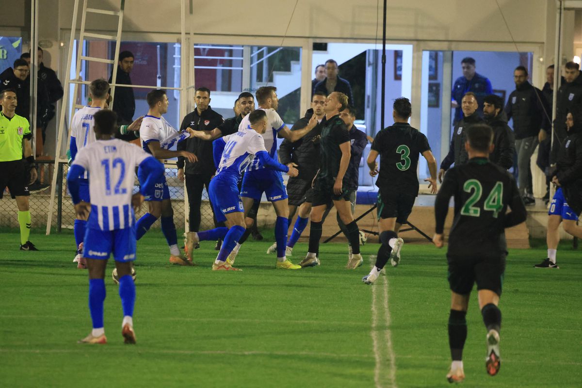 Scandal pe teren în Craiova - Konyaspor