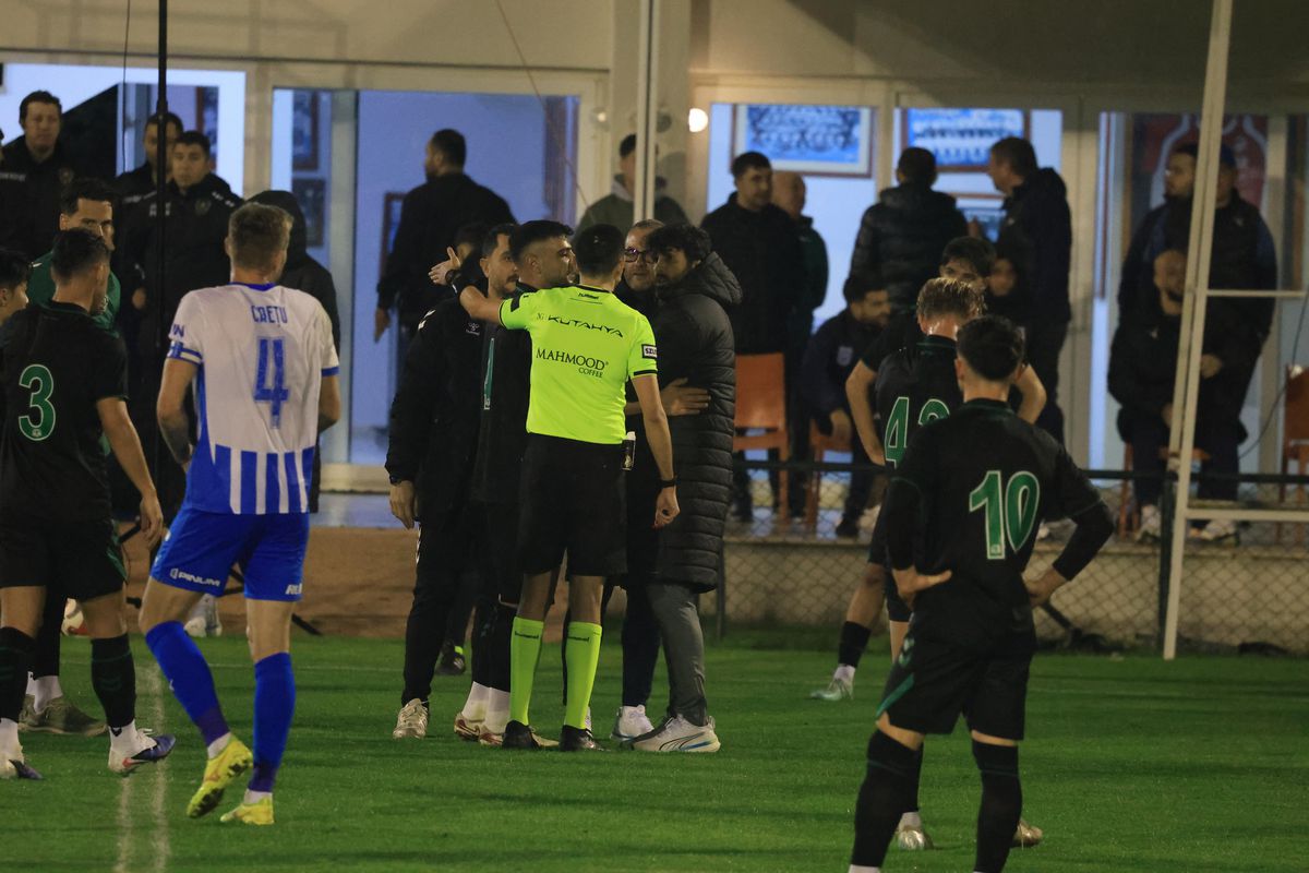 Scandal pe teren în Craiova - Konyaspor