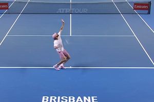 A servit 44 de ași, dar a pierdut meciul din optimile turneului ATP de la Brisbane