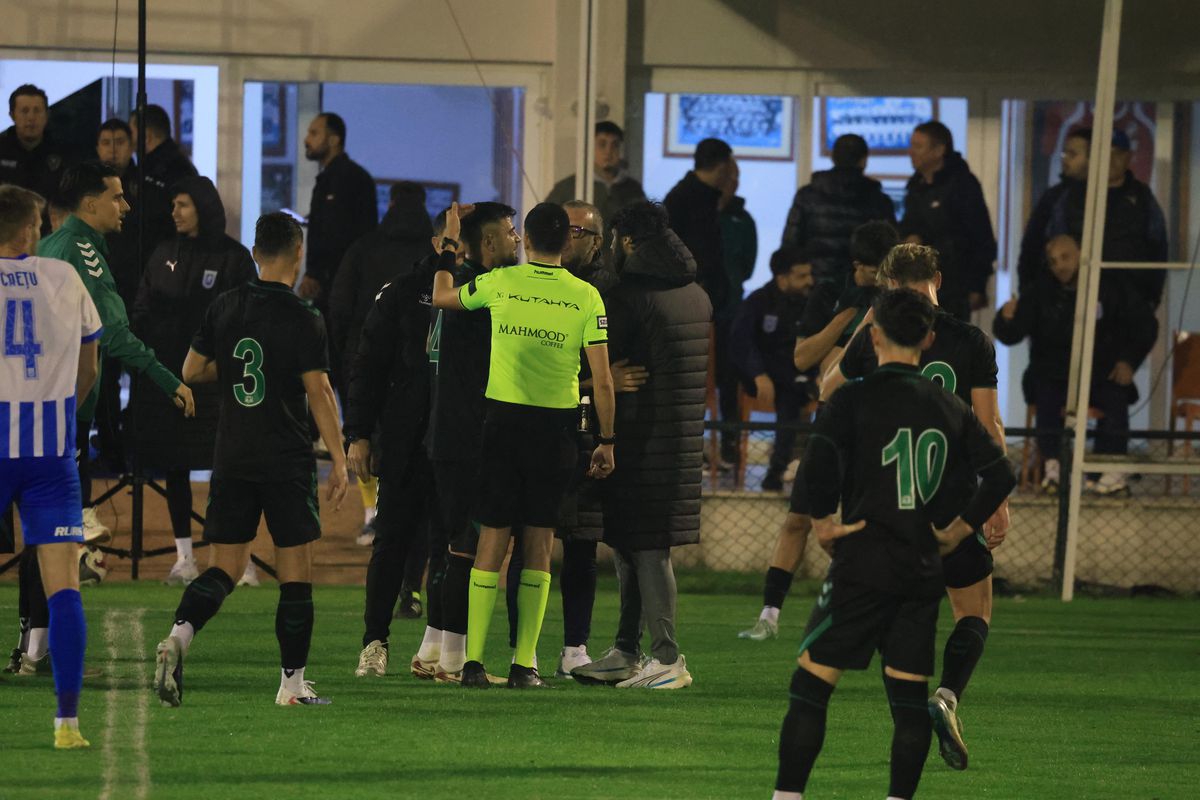 Scandal pe teren în Craiova - Konyaspor