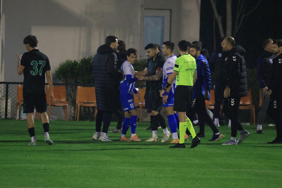 Scandal pe teren în Craiova - Konyaspor