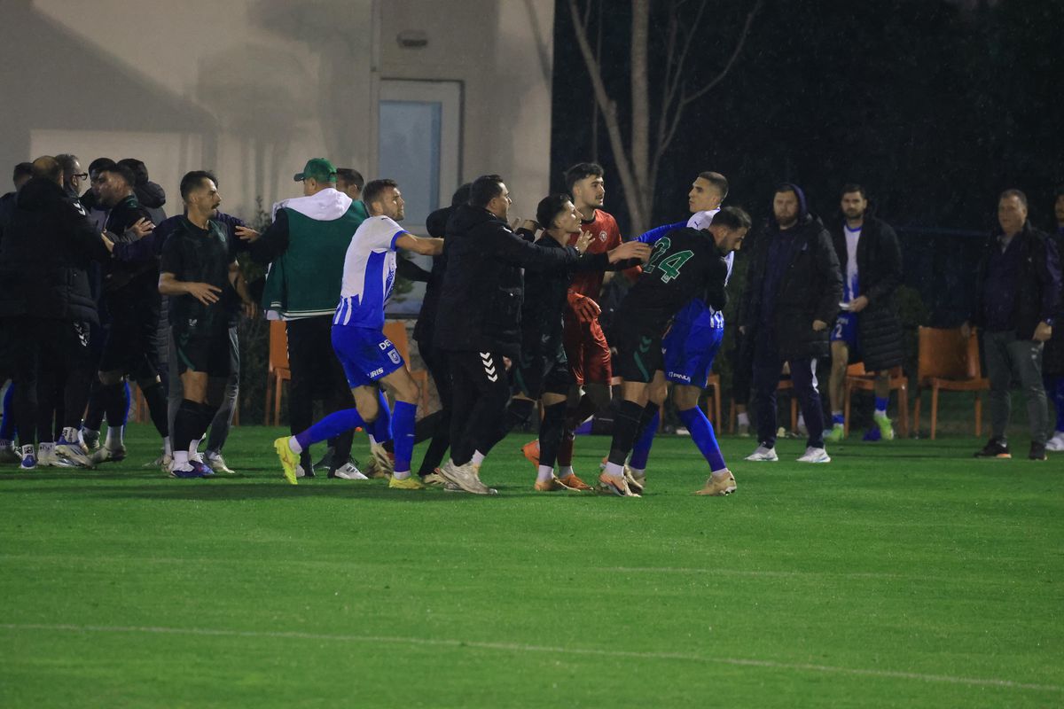 Scandal pe teren în Craiova - Konyaspor