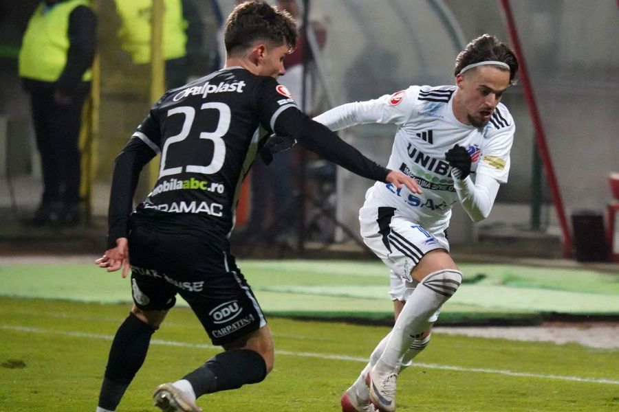 Ianis Mihart, cu numărul 23, în partida de Cupă de la Botoșani, unde a fost integralist / Sursă foto: Facebook@ FC Botoșani Dorinel Munteanu a luat decizia: nu se mai bazează pe fiul unui fost fotbalist cunoscut al Diviziei A » Reacția jucătorului: „Sunt în discuții cu ei”