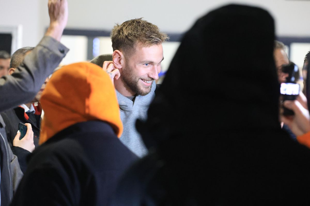 Denis Drăguș a sosit în Antalya pentru a semna cu noua echipă: „E o onoare, abia aștept să joc”