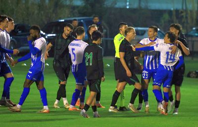 Universitatea Craiova - Konyaspor s-a încheiat cu mare scandal! Arbitrul a fluierat finalul în minutul 88 din cauza incidentelor