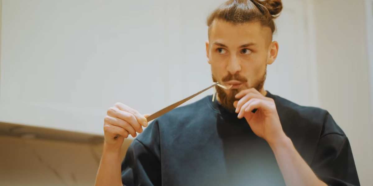 Radu Drăgușin așa cum nu l-ai mai văzut » Fundașul a deschis ușa casei sale din Londra