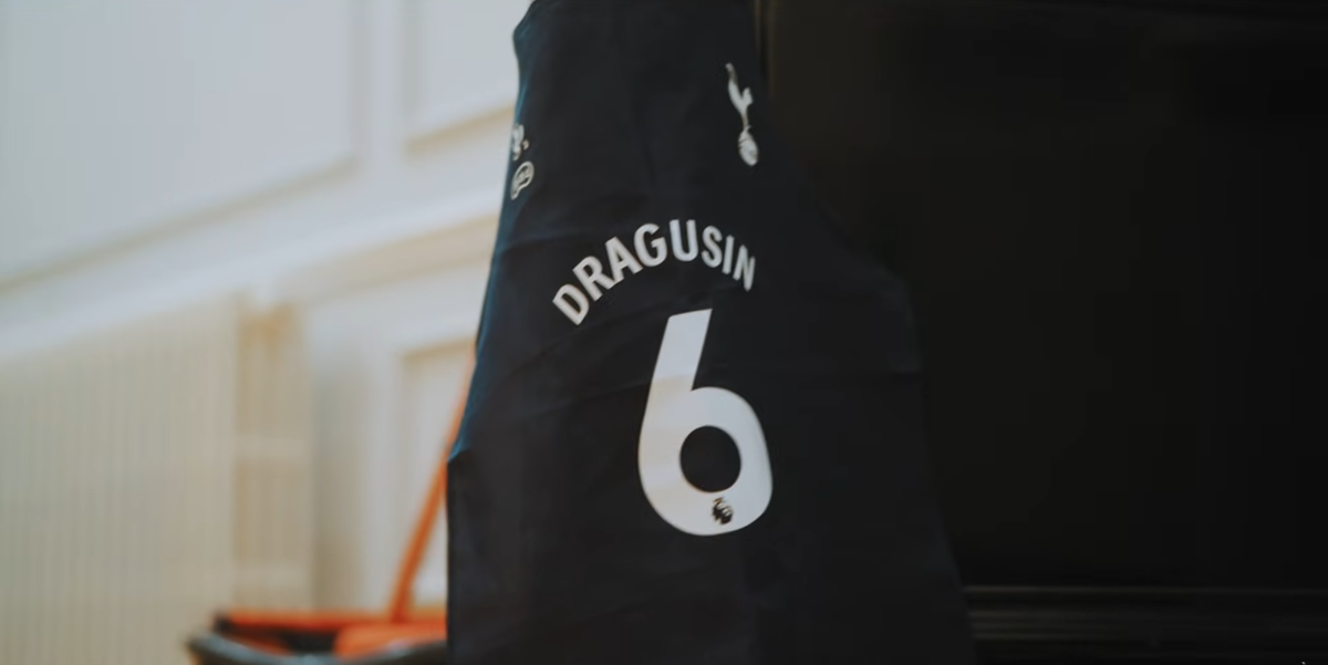 Radu Drăgușin a deschis ușa casei sale