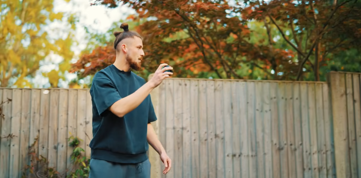 Radu Drăgușin a deschis ușa casei sale