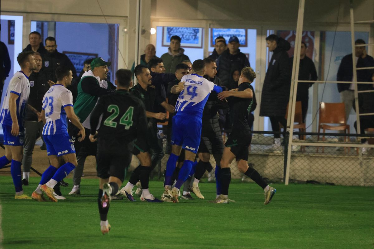 Scandal pe teren în Craiova - Konyaspor