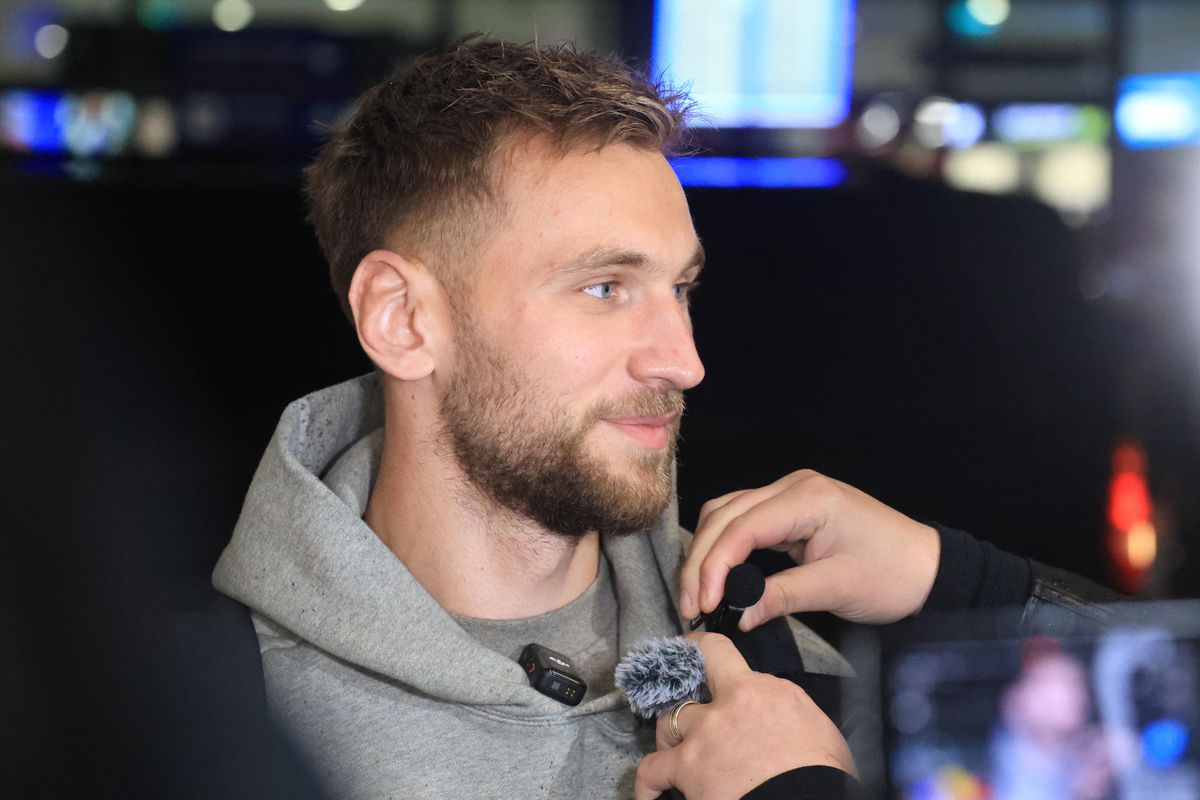 Denis Drăguș a sosit în Antalya pentru a semna cu noua echipă: „E o onoare, abia aștept să joc”