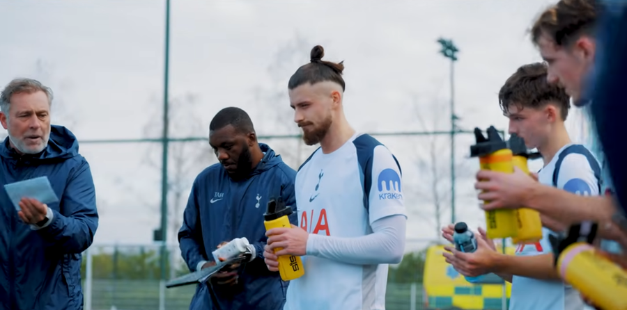 Klopp a intervenit în negocieri! » Radu Drăgușin are ofertă scrisă. Clubul acceptă dorința lui Tottenham