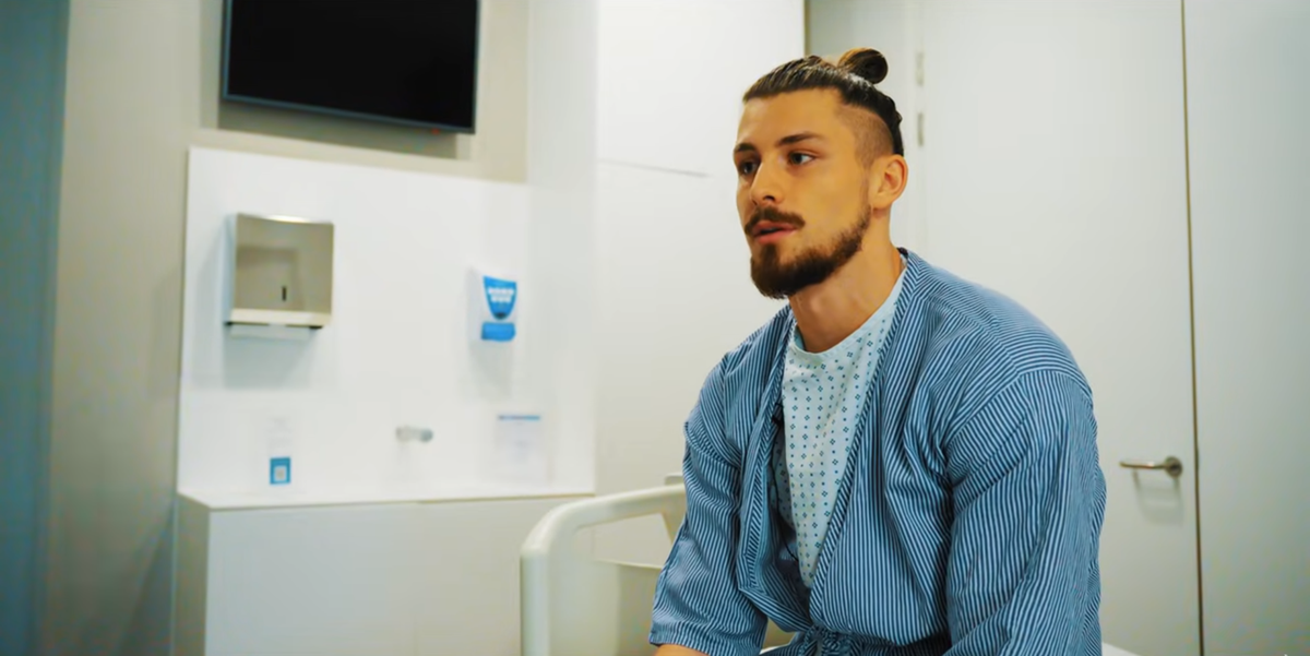 Radu Drăgușin a deschis ușa casei sale