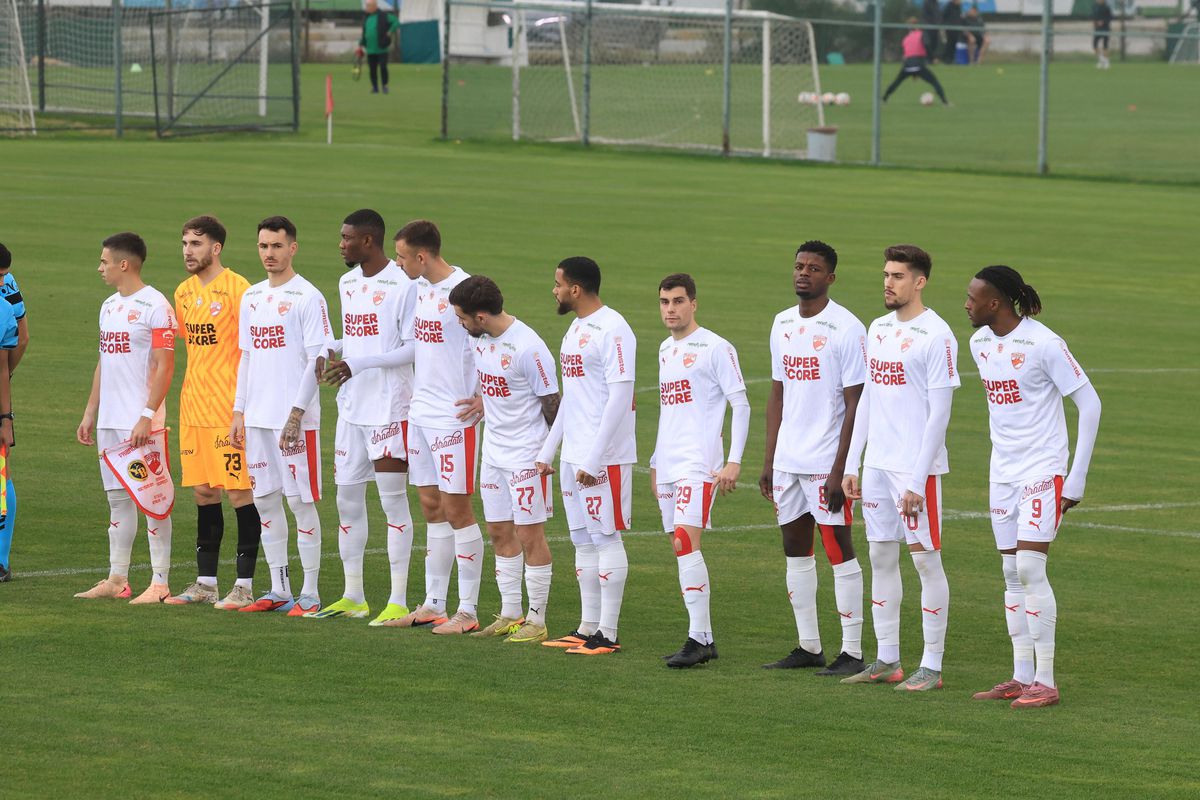 Dinamo și Craiova, amical spate în spate