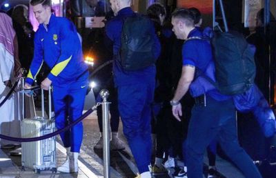 Calvar fără sfârșit. Ter Stegen s-a accidentat din nou! » Portarul Barcelonei a plecat în cârje din Arabia Saudită