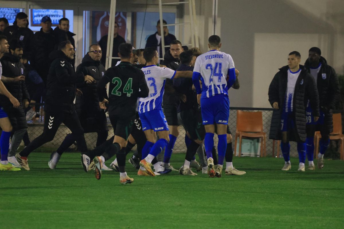 Scandal pe teren în Craiova - Konyaspor