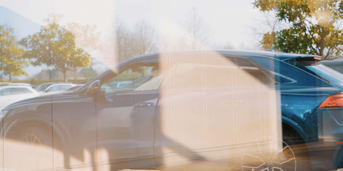 Radu Drăgușin a deschis ușa casei sale