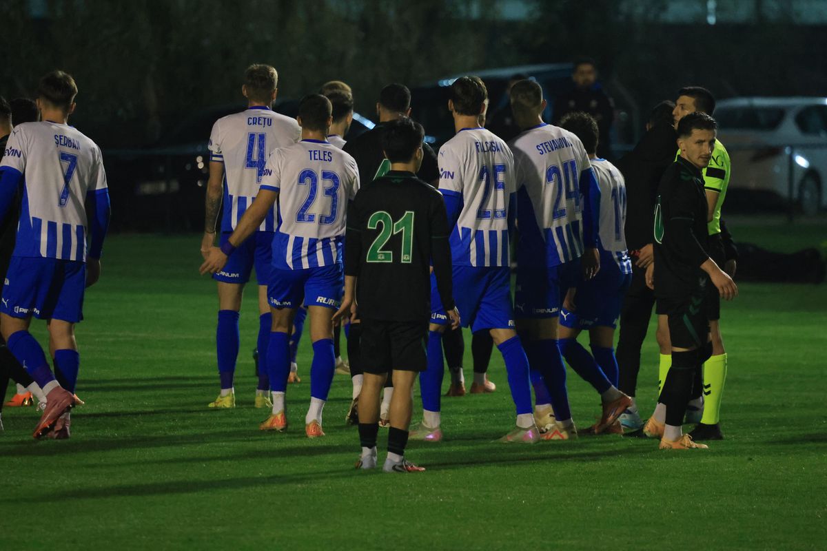 Universitatea Craiova - Konyaspor s-a încheiat cu mare scandal! Arbitrul a fluierat finalul în minutul 88 din cauza incidentelor