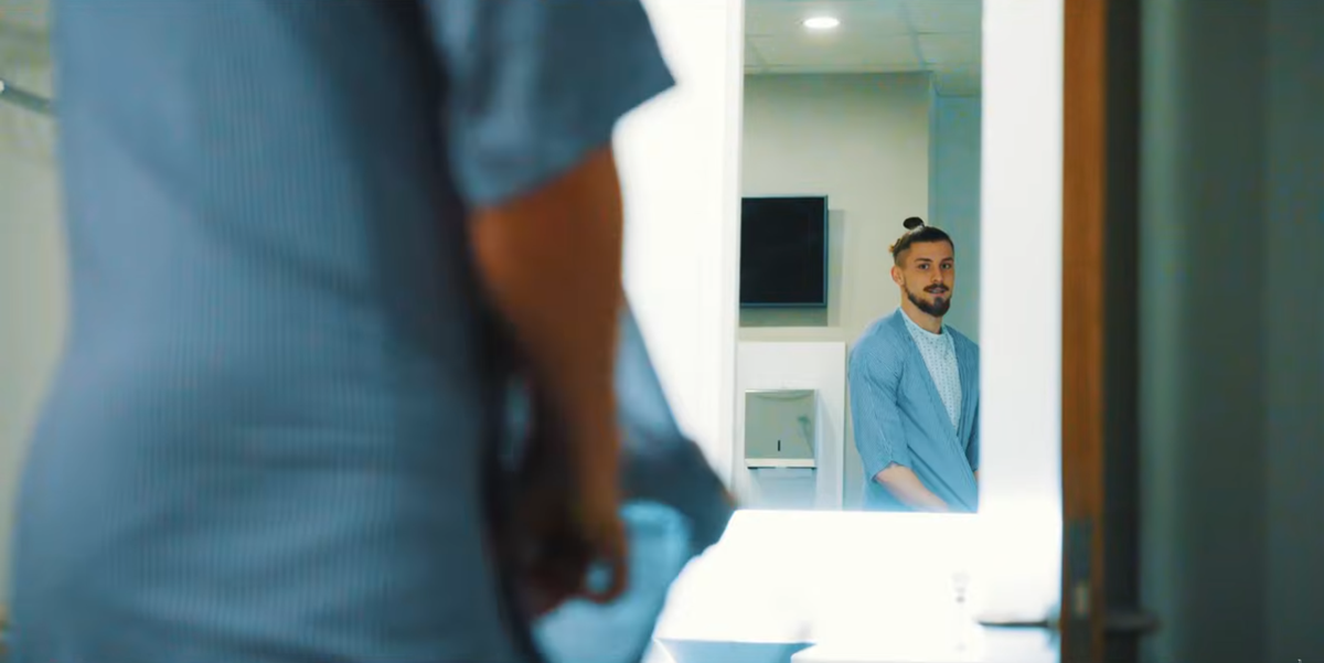 Radu Drăgușin a deschis ușa casei sale