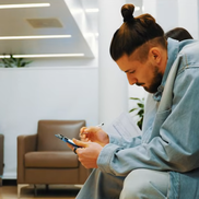 Radu Drăgușin a deschis ușile casei sale / foto: YouTube Tottenham Hotspur