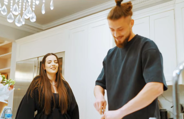 Radu Drăgușin așa cum nu l-ai mai văzut » Fundașul a deschis ușa casei sale din Londra