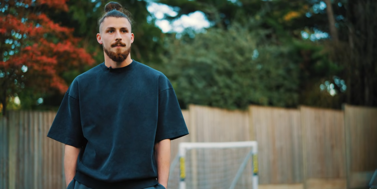 Radu Drăgușin așa cum nu l-ai mai văzut » Fundașul a deschis ușa casei sale din Londra