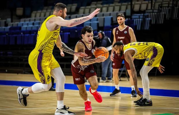 Situație absurdă în baschetul european! O echipă a rămas cu un singur jucător pe teren, iar meciul s-a încheiat în minutul 7
