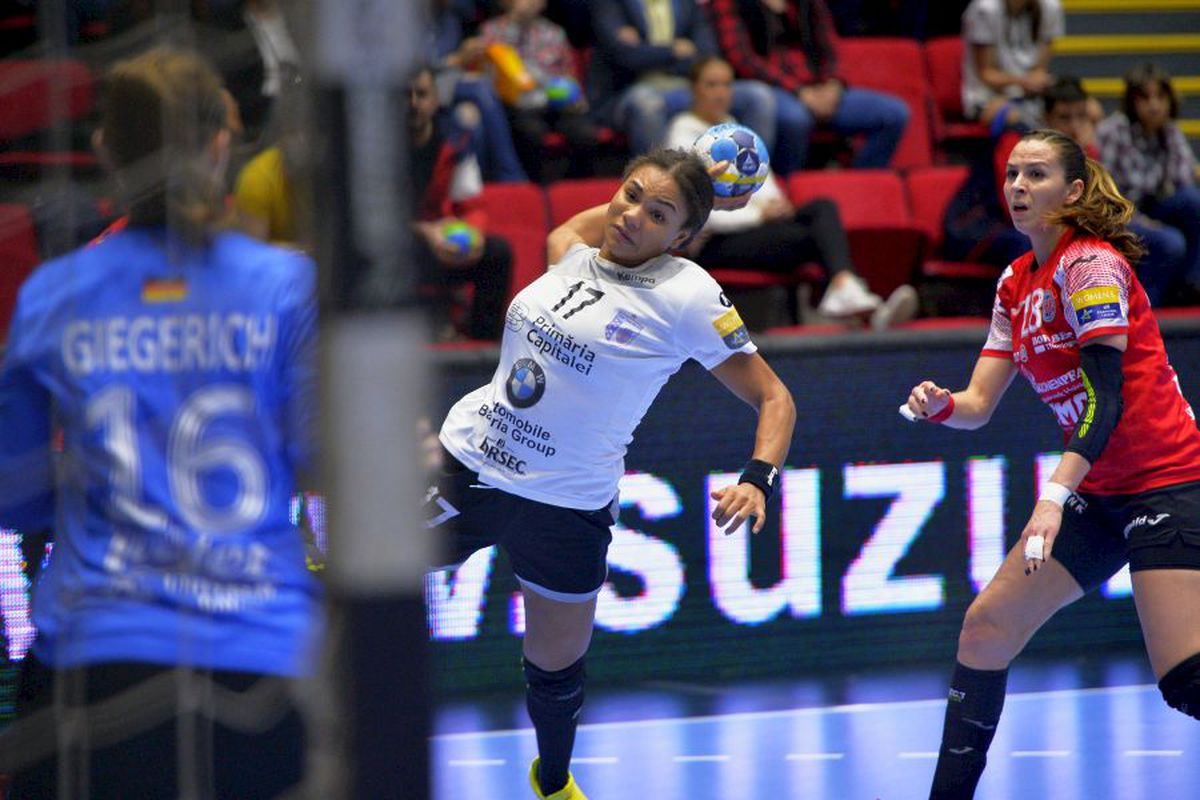 EXCLUSIV CSM București se repliază după ce a pierdut-o pe Andrea Lekic » Elizabeth Omoregie și-a prelungit contractul cu „tigroaicele”