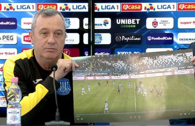 VIDEO Mircea Rednic, conferință devastatoare! Atac la Hagi: „«Specialiștii» sunt prietenii Viitorului, normal că nu văd ofsaidul!” + a venit cu faza controversată printată pe carton!