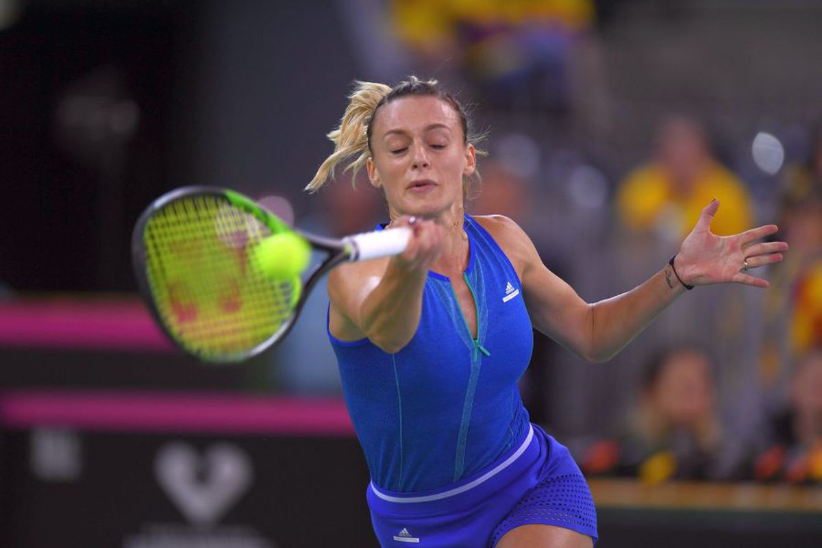 ROMÂNIA - RUSIA, FED CUP // Cronica primului meci al zilei, Ruse - Alexandrova 1-6, 4-6 » Prea multe emoții