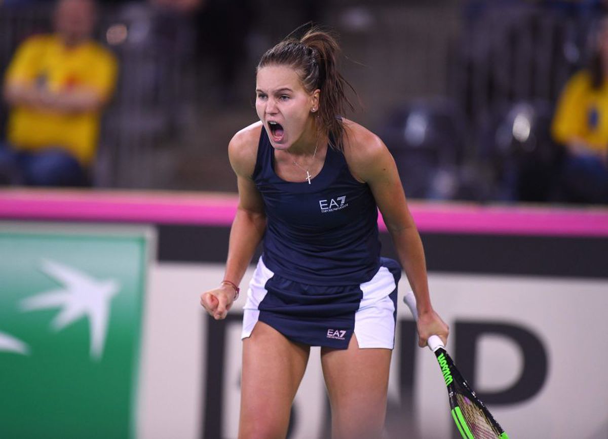 ROMÂNIA - RUSIA, FED CUP // Cronica primului meci al zilei, Ruse - Alexandrova 1-6, 4-6 » Prea multe emoții