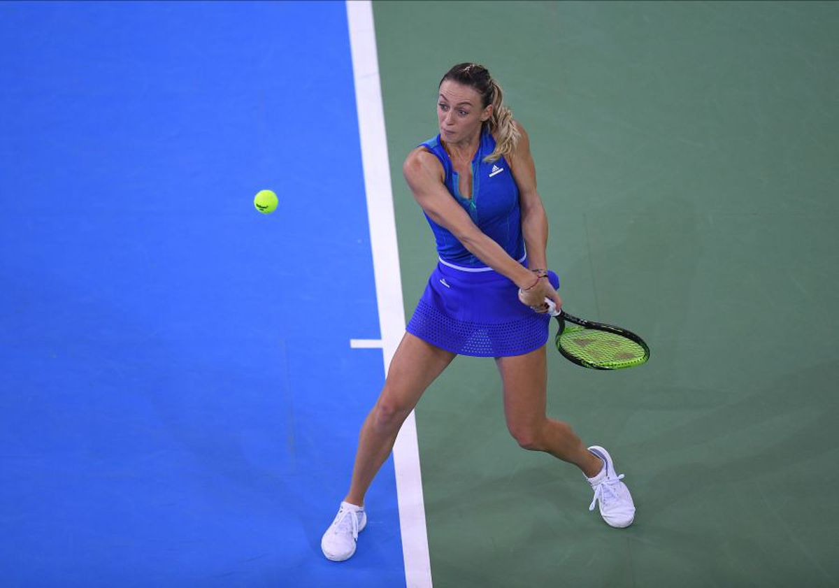 ROMÂNIA - RUSIA, FED CUP // Cronica primului meci al zilei, Ruse - Alexandrova 1-6, 4-6 » Prea multe emoții