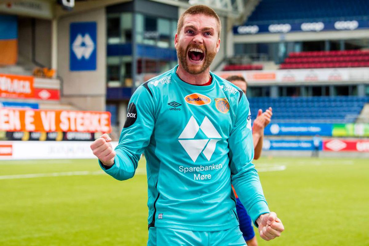 Încă un transfer la Dinamo! „Câinii” s-ar fi înțeles cu un portar norvegian