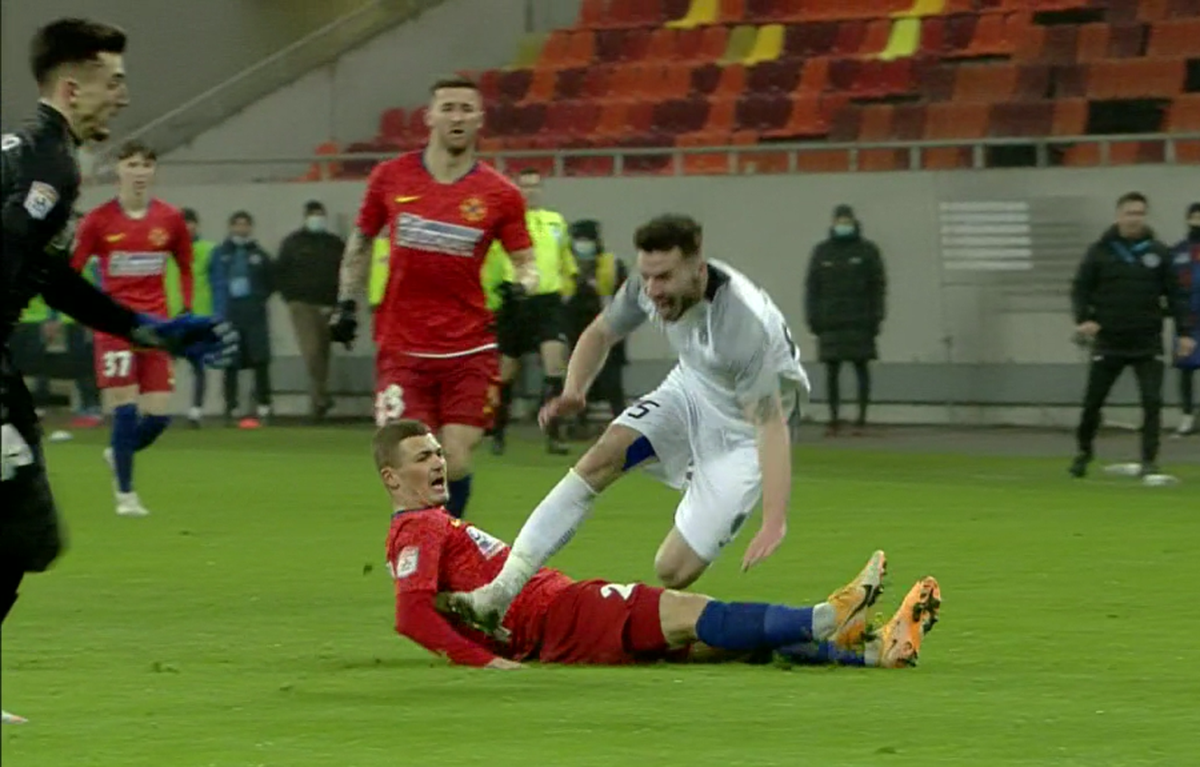 Faze controversate în FCSB - Clinceni » Academica a cerut ROȘU! Verdictul lui Ion Crăciunescu